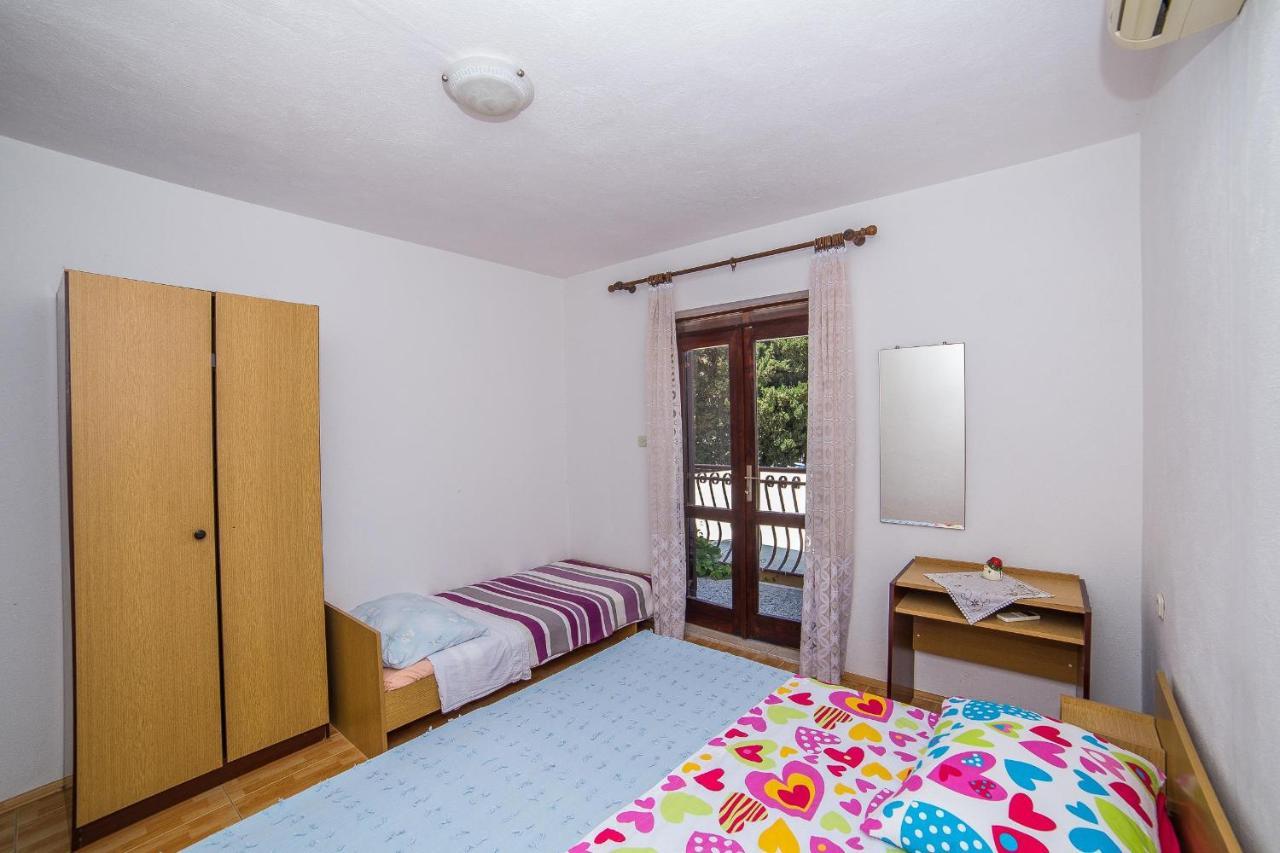 Apartments And Rooms Drpic Splitska Dış mekan fotoğraf