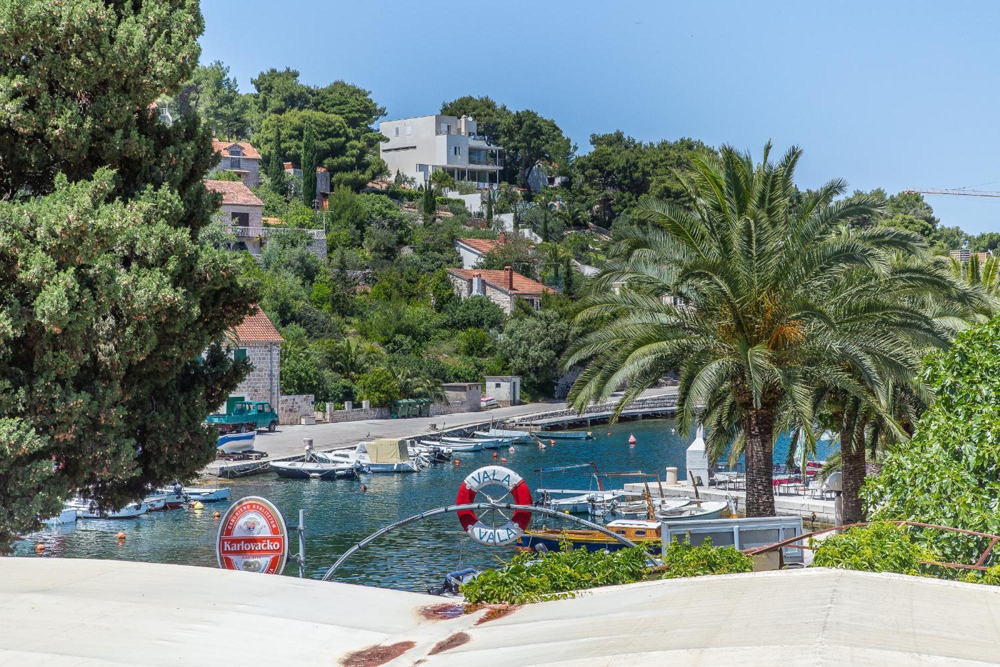 Apartments And Rooms Drpic Splitska Dış mekan fotoğraf